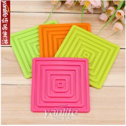 日本 方形硅胶隔热杯垫 餐具垫 防滑垫 防滑开瓶盖 9.5厘米 1202
