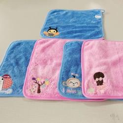 DY 卡通长毛绒小方巾 卡通擦手巾 纤维小方巾 毛巾带包边挂绳